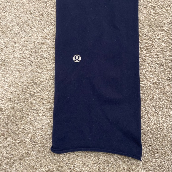 Lululemon joggers size 6 - Picture 3 of 3